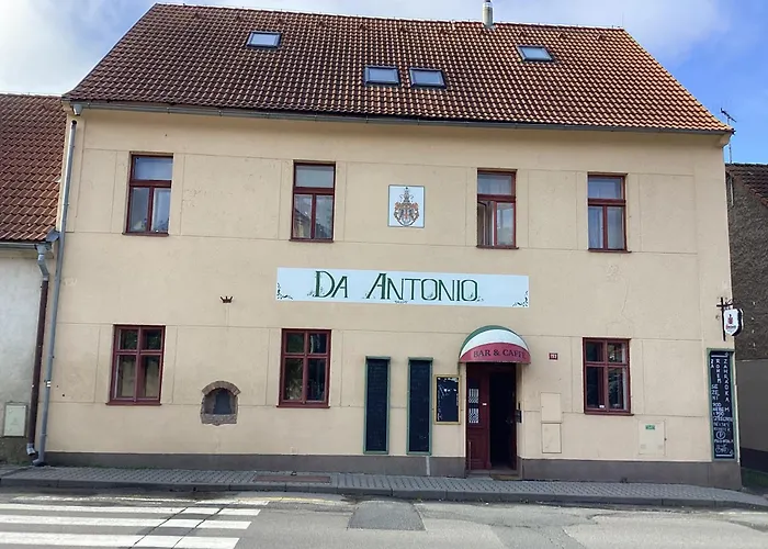 Antonio 3* Škvorec